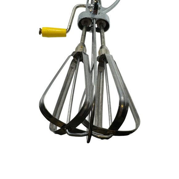Vintage Hand Crank Egg Beater With Yellow Handle And Chrome Finish - Picture 3 of 10
